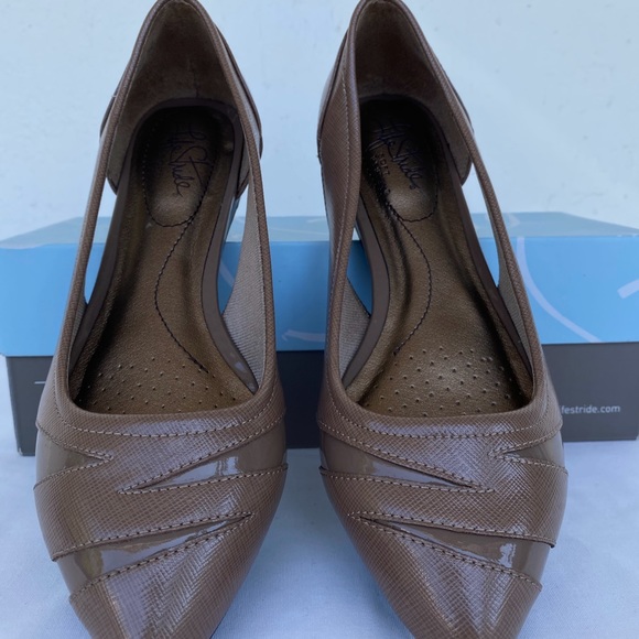 LIFE STRIDE Pointed Flats - 6.5 WIDE - Picture 3 of 8